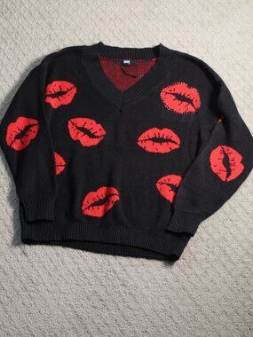 Madden NYC Size S Black Red Lips Sweater
